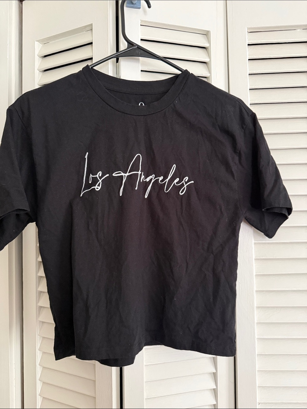 Black 'Los Angeles' Script Crop Top - Women's Casual Tee